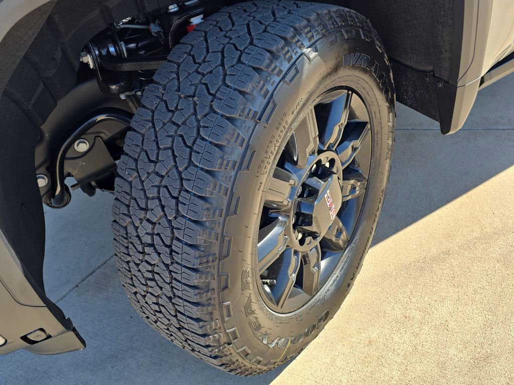 New 2026 GMC Sierra 2500 AT4 image 33