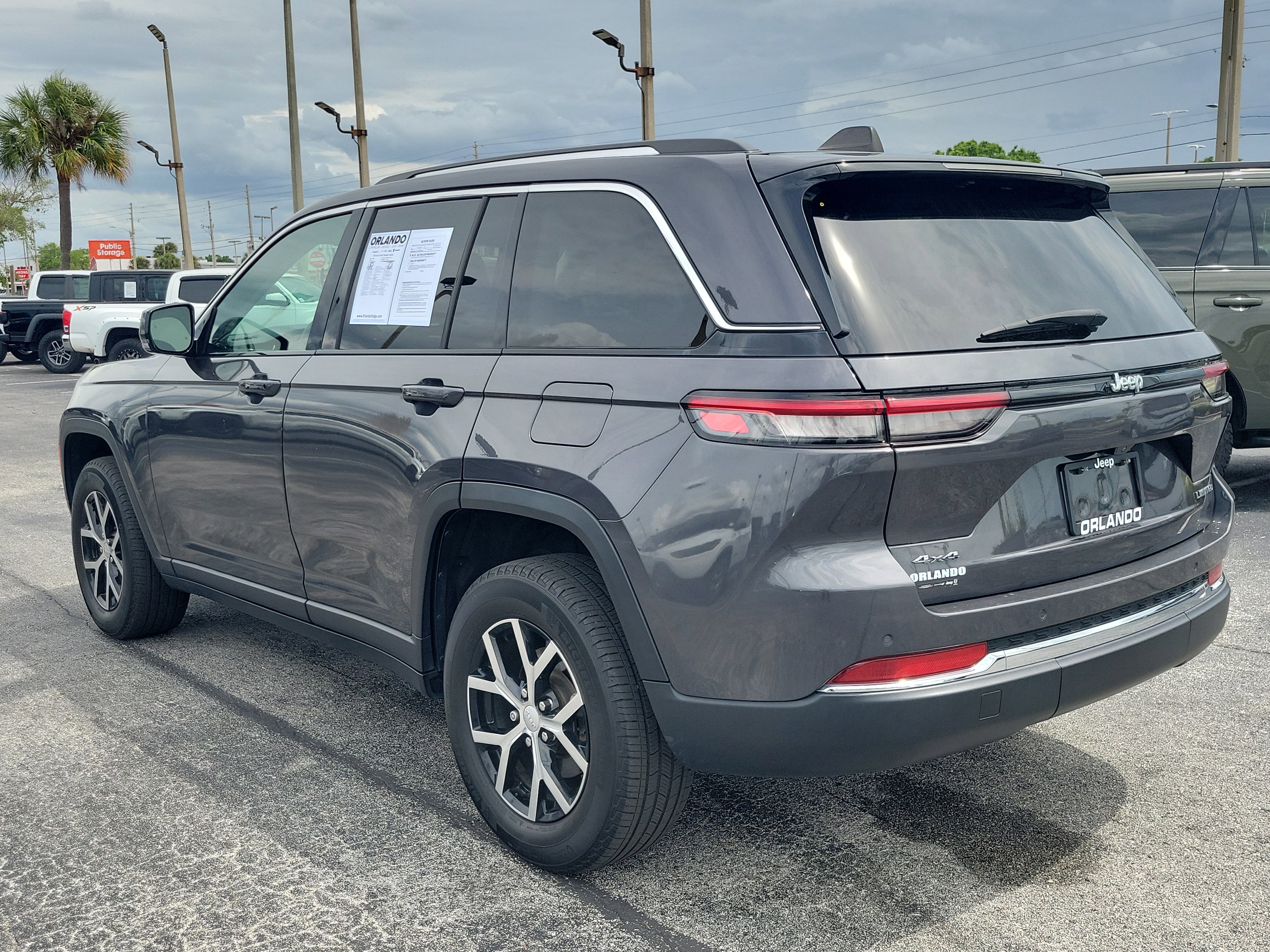 Used 2023 Jeep Grand Cherokee Limited image 6