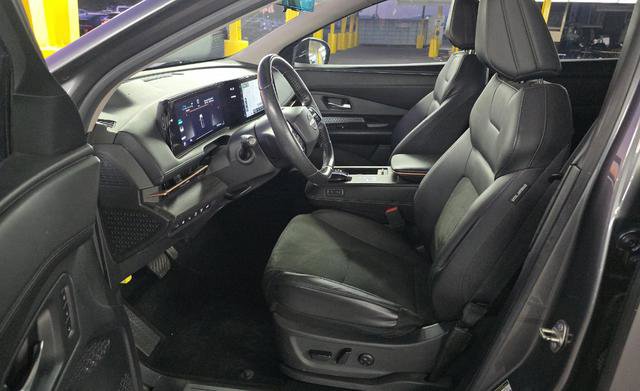 Used 2023 Nissan Ariya AWD image 5