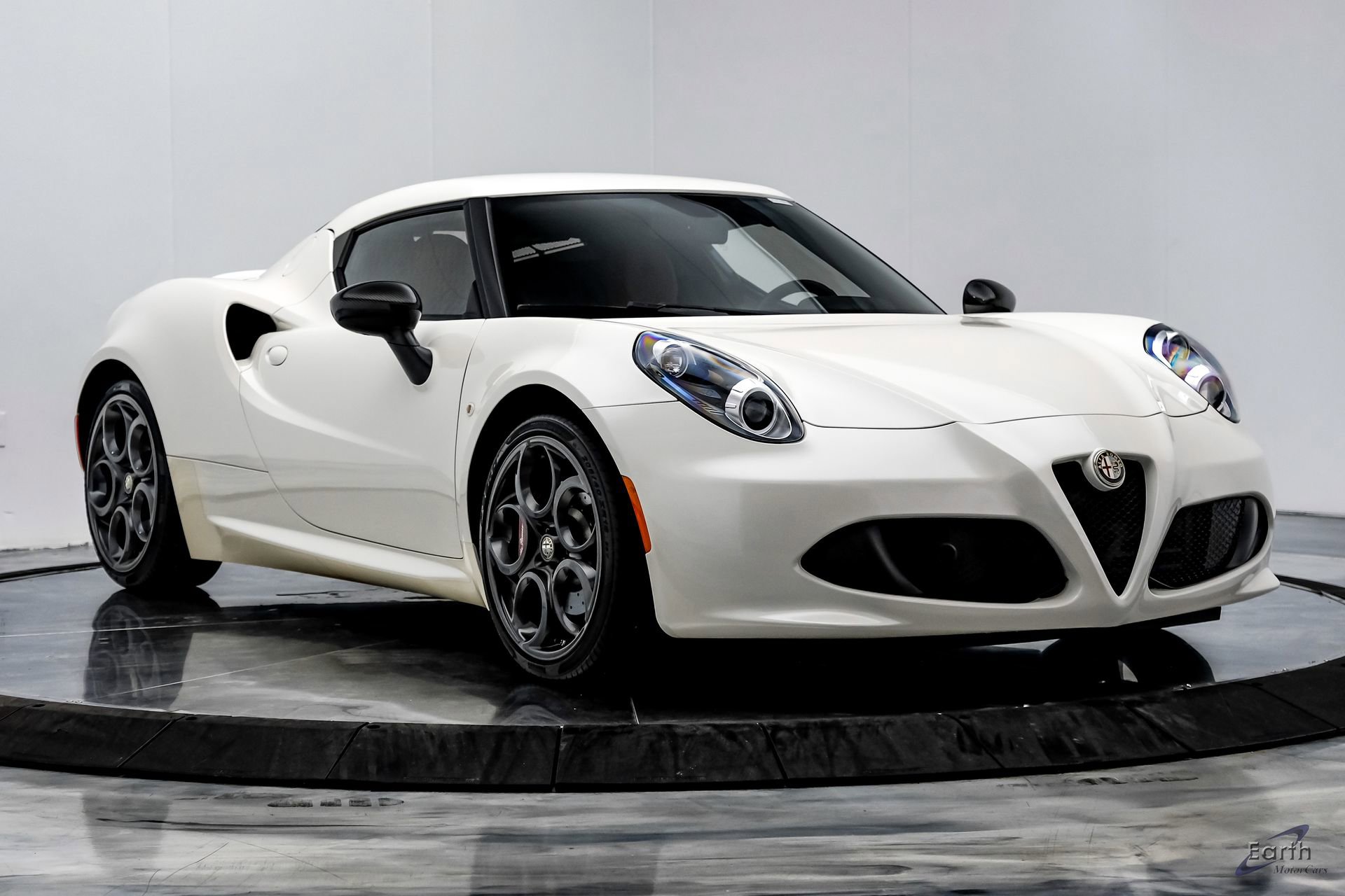 Used 2015 Alfa Romeo 4C Coupe w/ Leather Interior Group RWD image 22