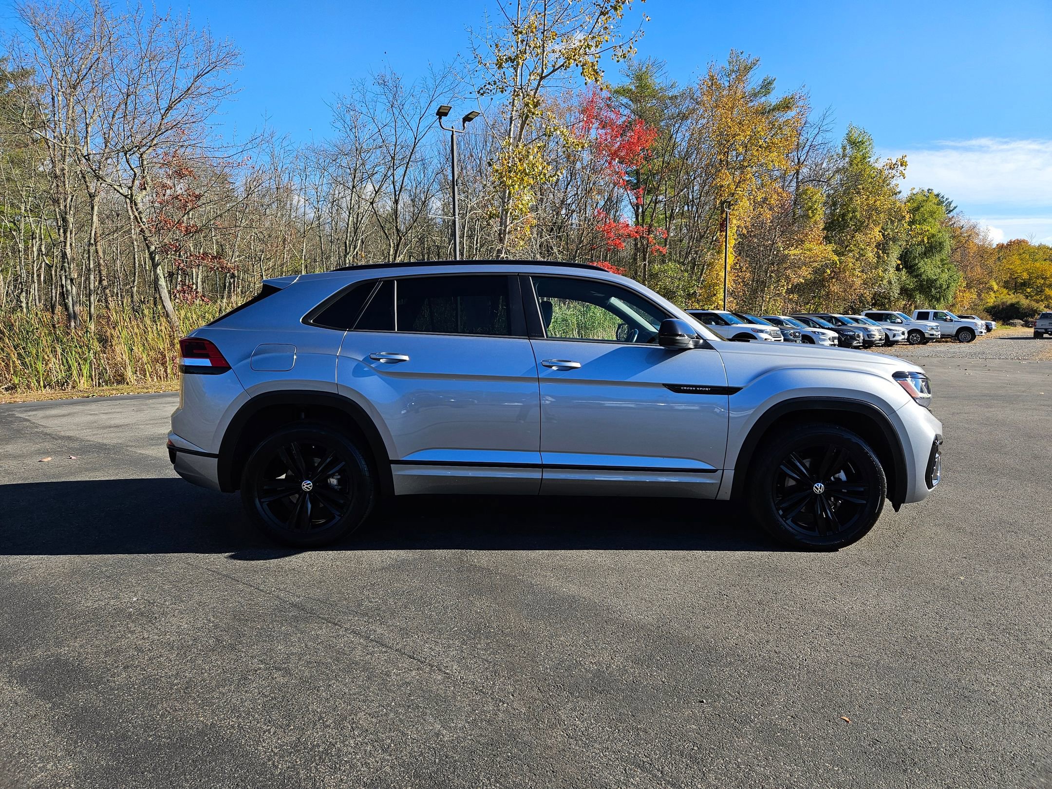 Used 2023 Volkswagen Atlas Cross Sport SEL image 2