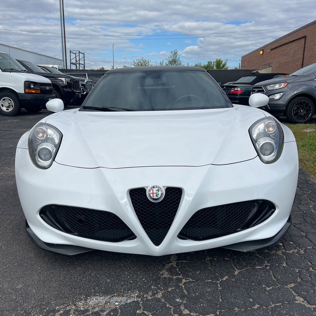 Used 2018 Alfa Romeo 4C Spider RWD image 2