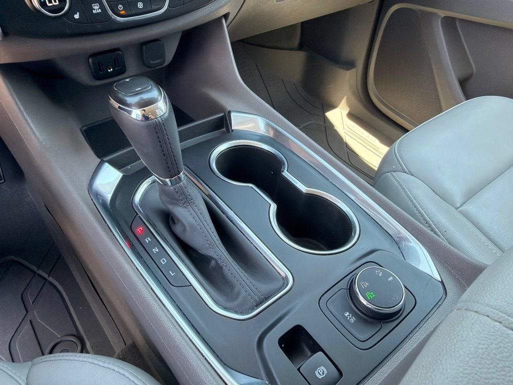 Used 2019 Chevrolet Traverse LT w/ LPO, Floor Liner Package AWD/4WD image 32