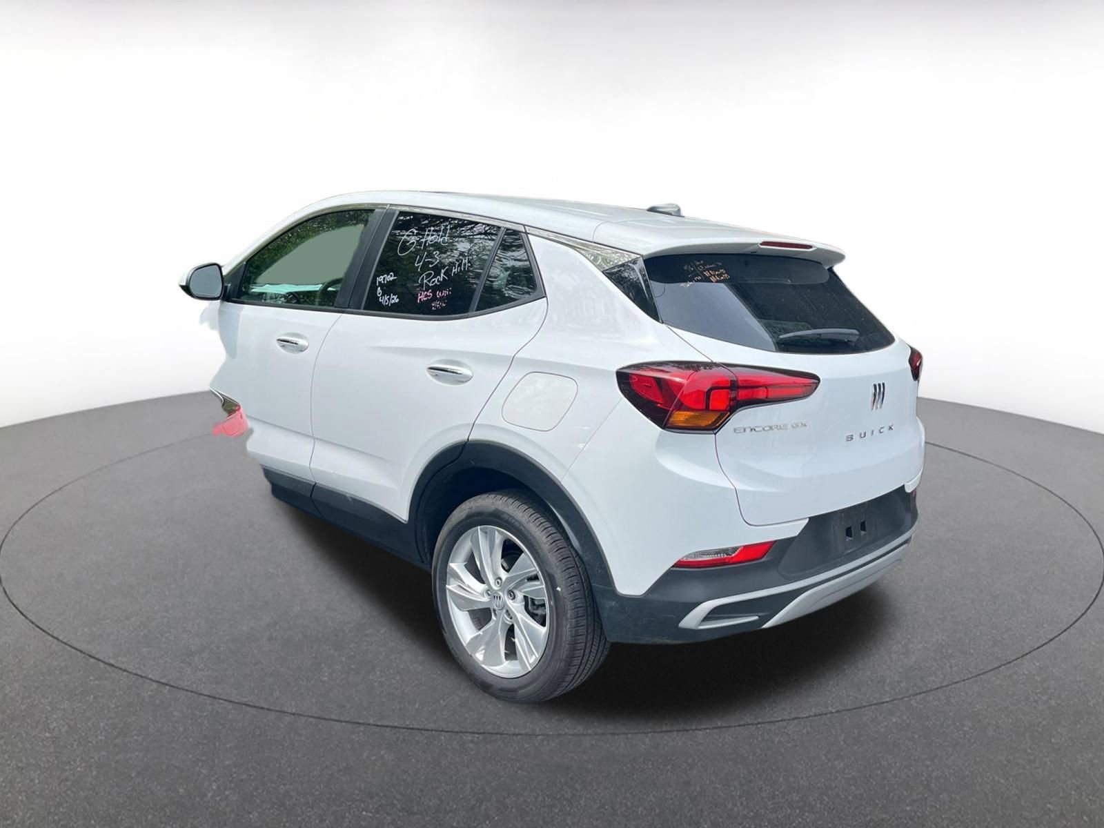 Used 2025 Buick Envista Preferred image 10