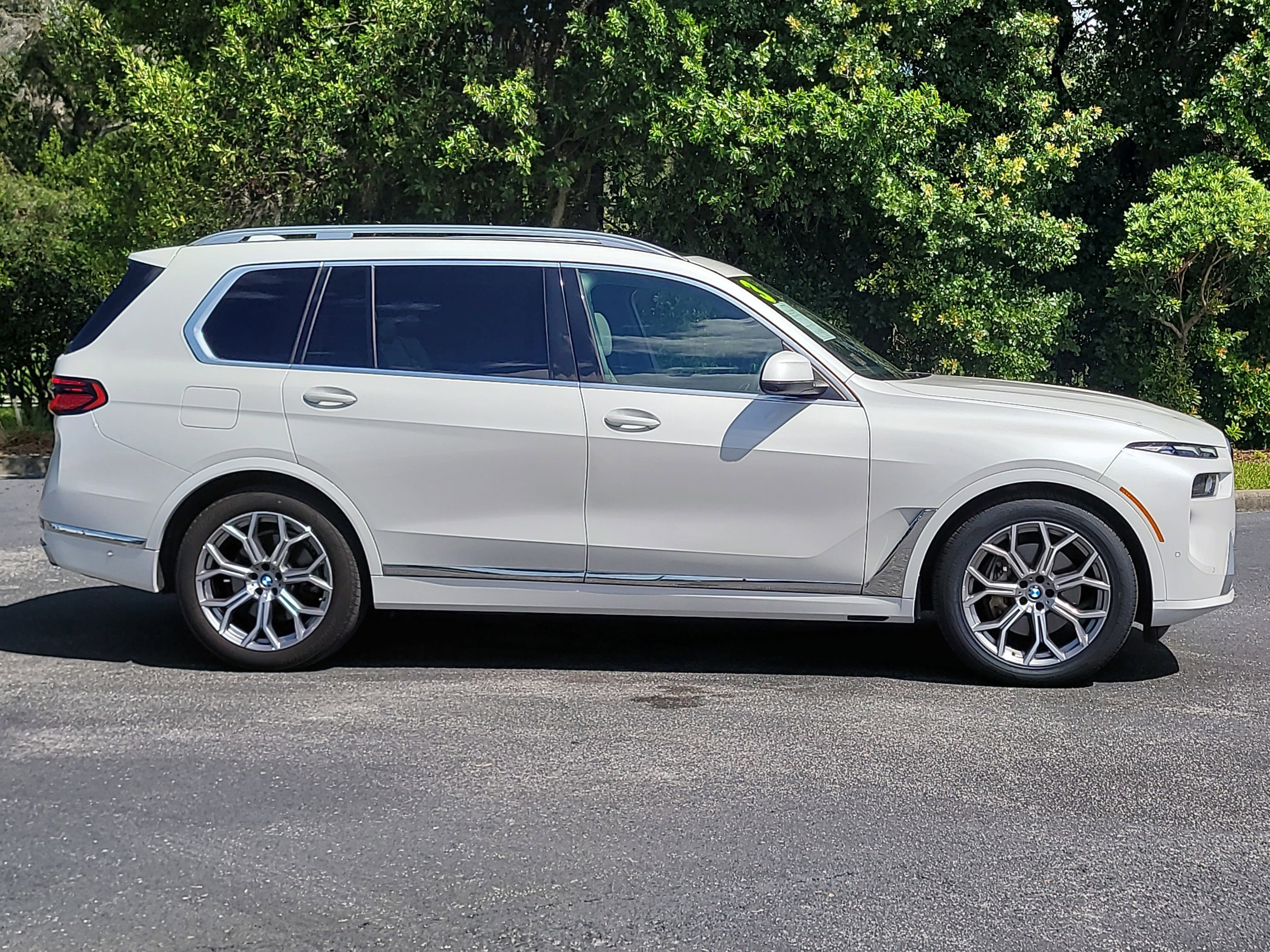 Used 2023 BMW X7 xDrive40i w/ Premium Package AWD/4WD image 8