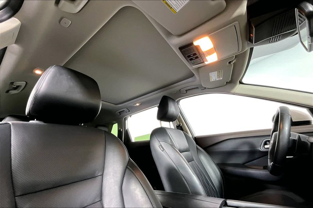 Used 2023 Nissan Rogue Platinum FWD image 22