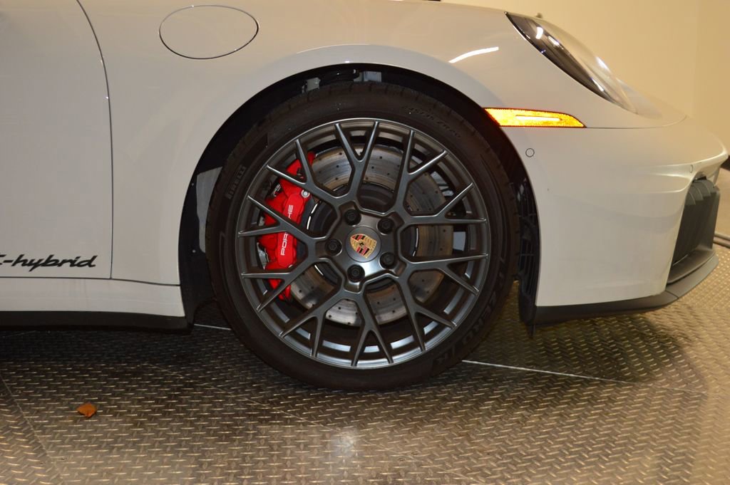 Certified 2025 Porsche 911 Targa 4 GTS AWD/4WD image 16