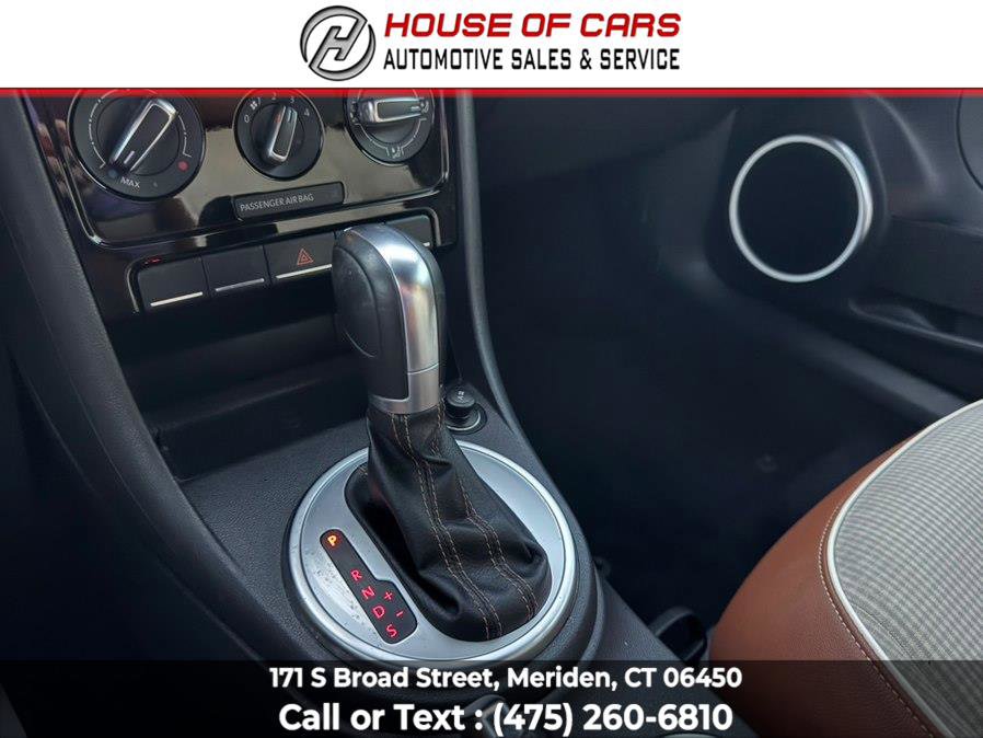 Used 2015 Volkswagen Beetle 1.8T Classic FWD image 30