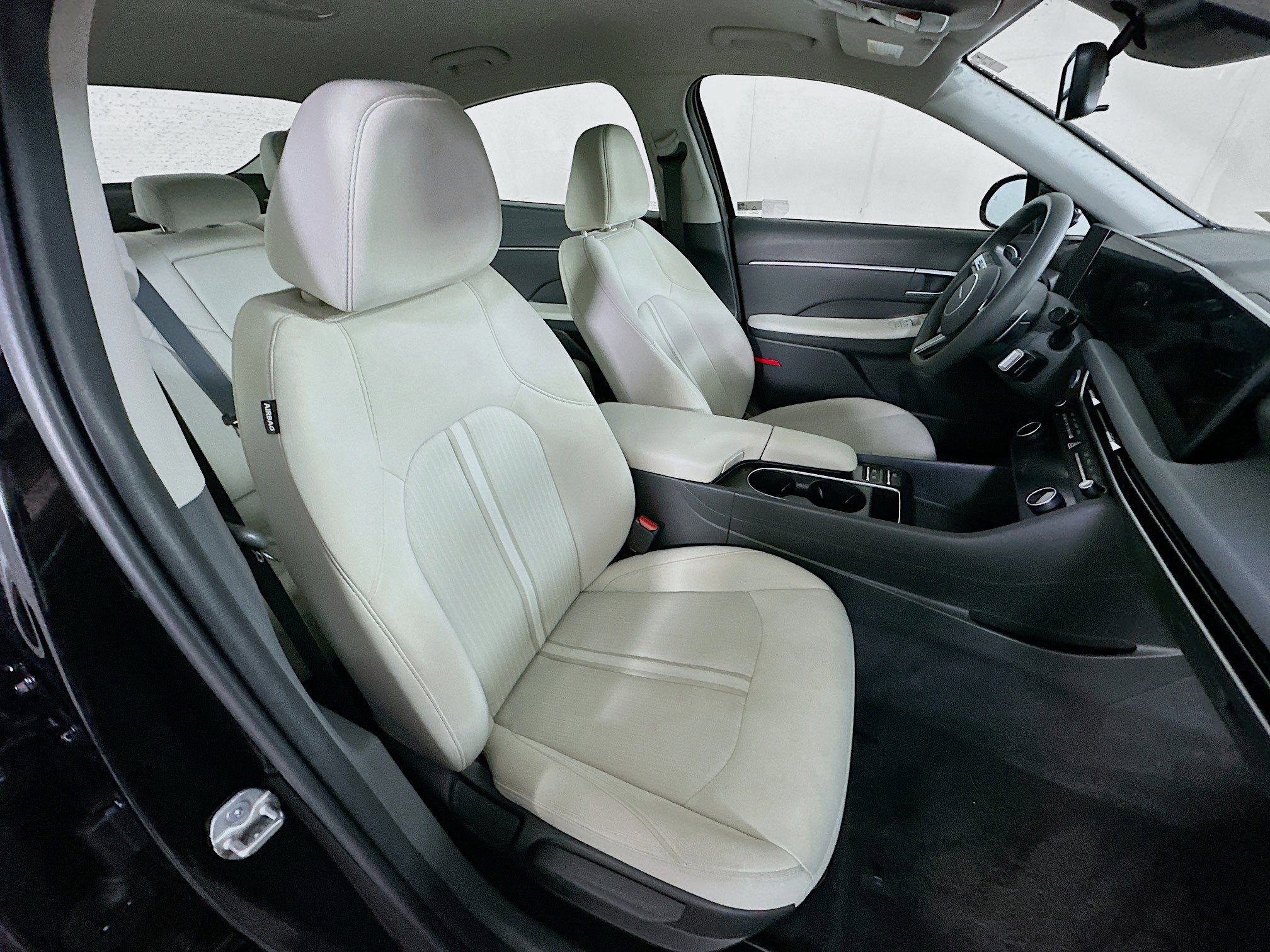 Used 2025 Hyundai Sonata SEL FWD image 30