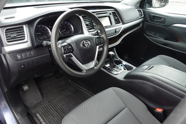 Certified 2019 Toyota Highlander LE FWD image 14