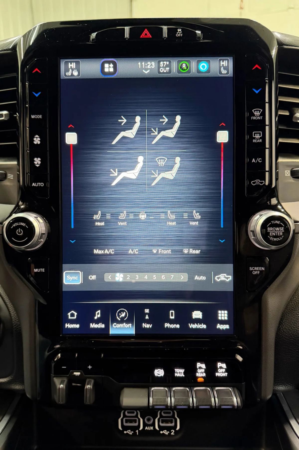 Used 2022 RAM 3500 Laramie w/ Night Edition image 24