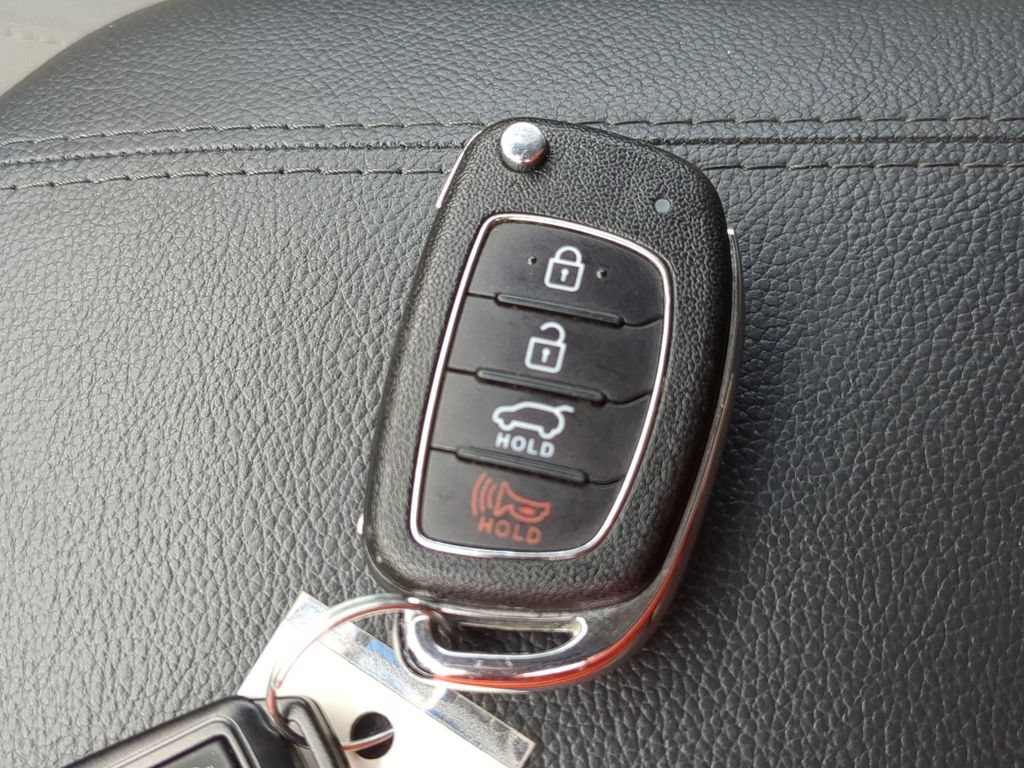 Used 2017 Hyundai Santa Fe Sport AWD/4WD image 36