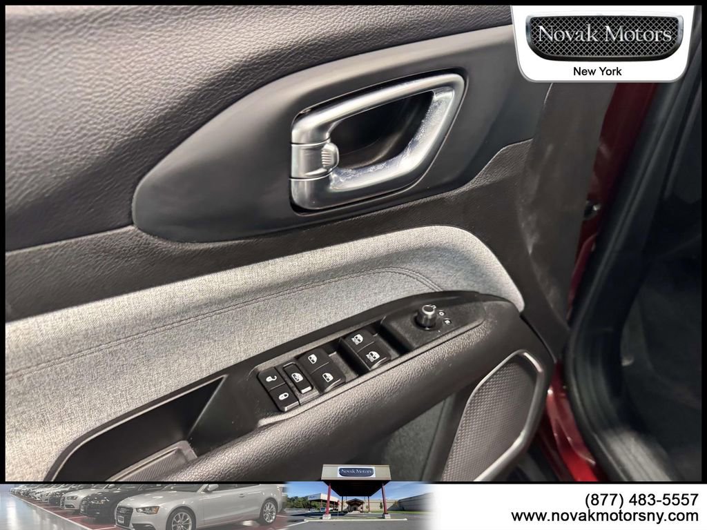 Used 2022 Jeep Compass Latitude image 13