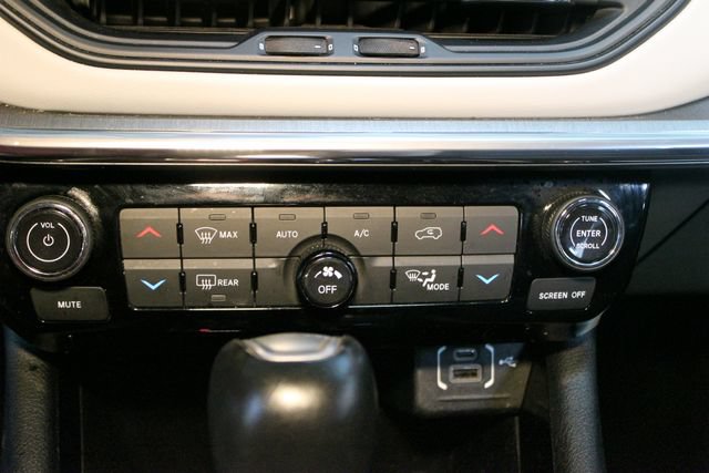 Used 2023 Jeep Compass Limited w/ Sun and Sound Group AWD/4WD image 26