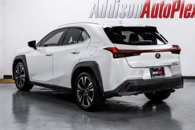 Used 2019 Lexus UX 200 w/ Premium Package FWD image 16