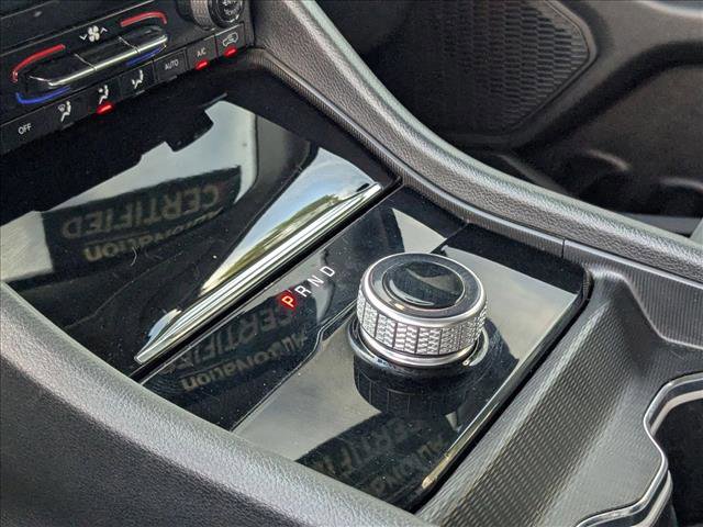 Used 2023 Jeep Grand Cherokee Laredo image 12