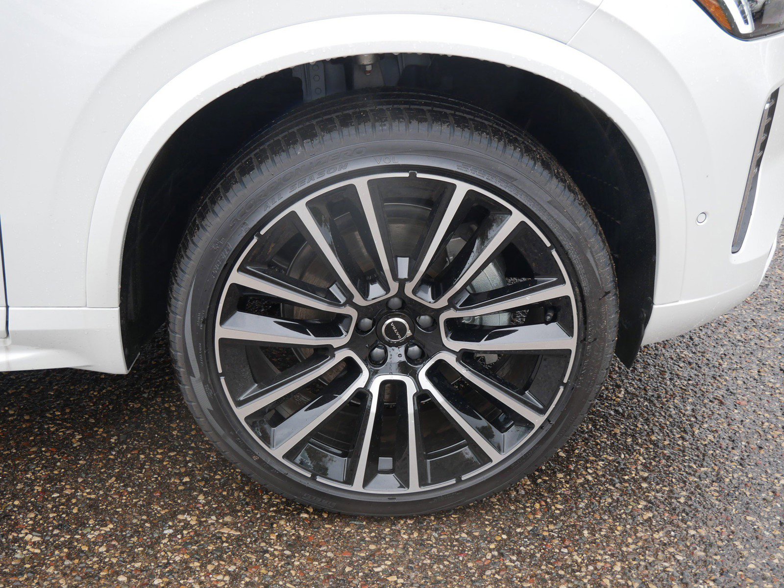 New 2026 Volvo XC90 B6 Plus image 4