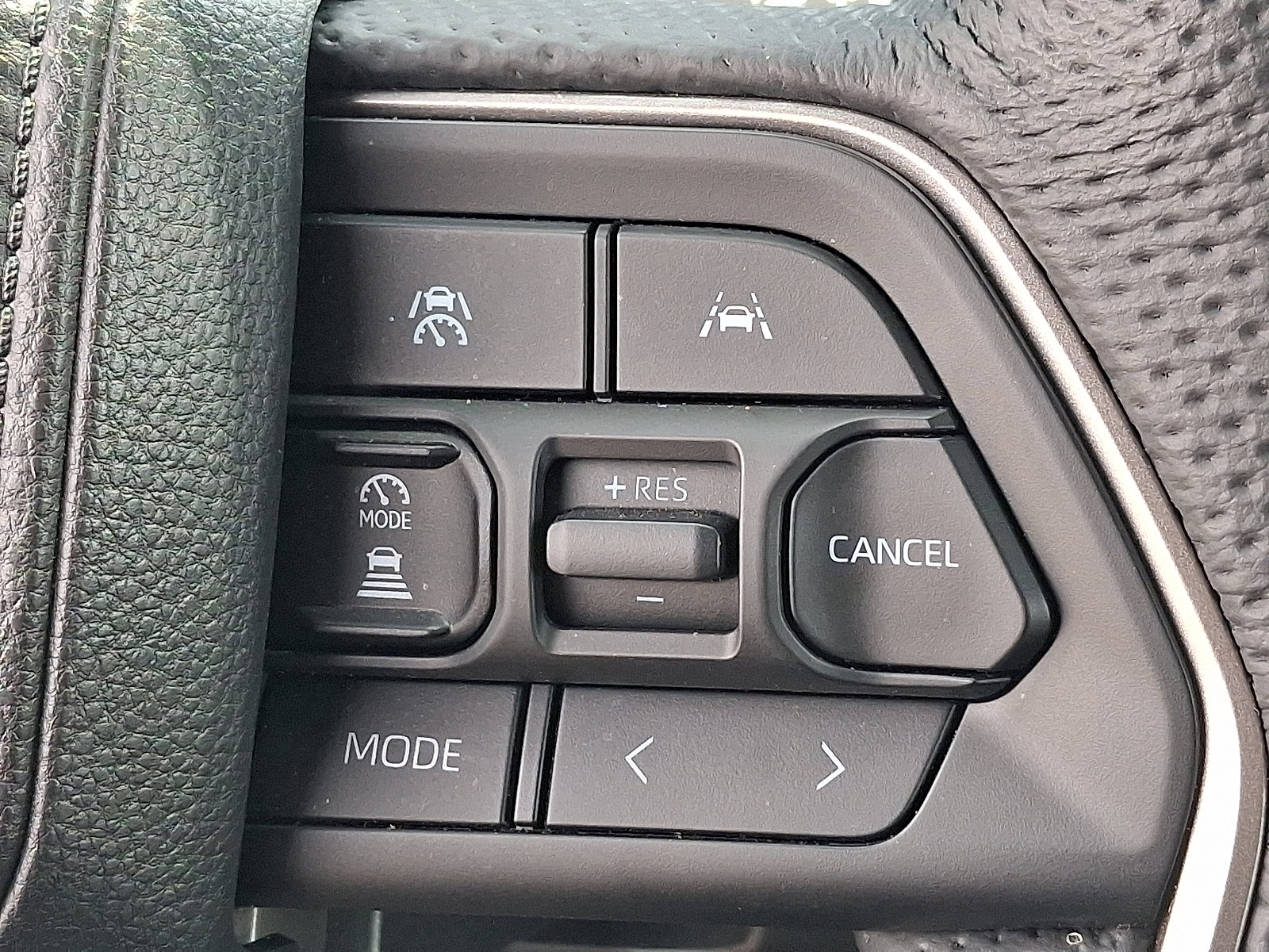 Used 2025 Toyota Tacoma SR5 w/ SR5 Upgrade Package AWD/4WD image 22