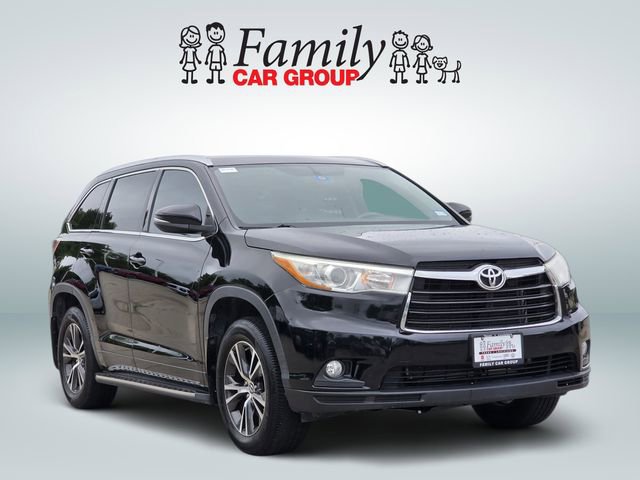 Used 2016 Toyota Highlander XLE image 2