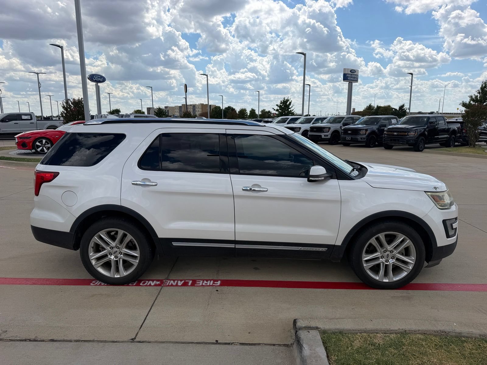 Used 2017 Ford Explorer Limited FWD image 27