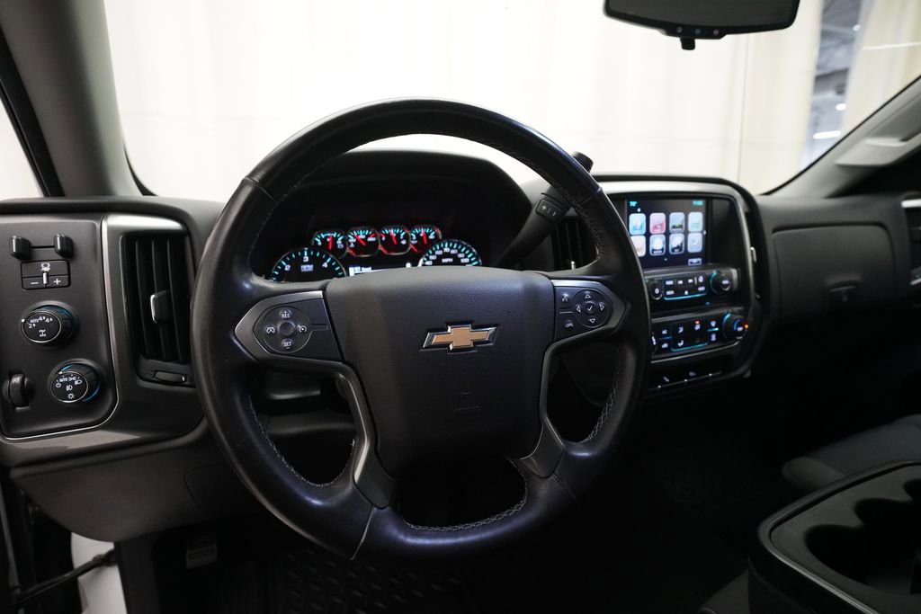 Used 2017 Chevrolet Silverado 1500 LT w/ LT Convenience Package image 4