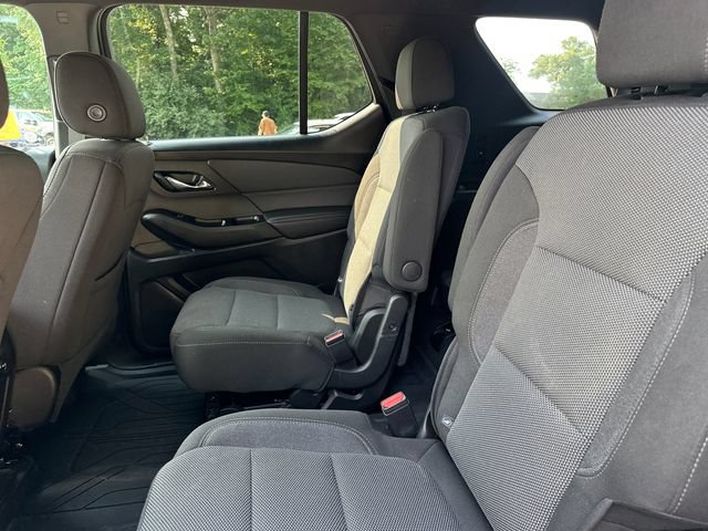 Used 2023 Chevrolet Traverse LT w/ Midnight/Sport Edition AWD/4WD image 19