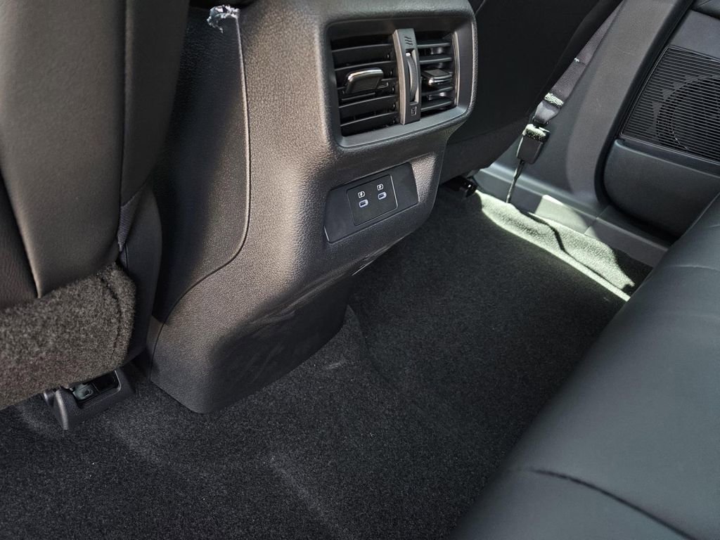 New 2025 Nissan Murano SV image 11