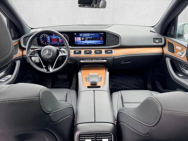 Used 2025 Mercedes-Benz GLE 350 4MATIC w/ Winter Package image 24