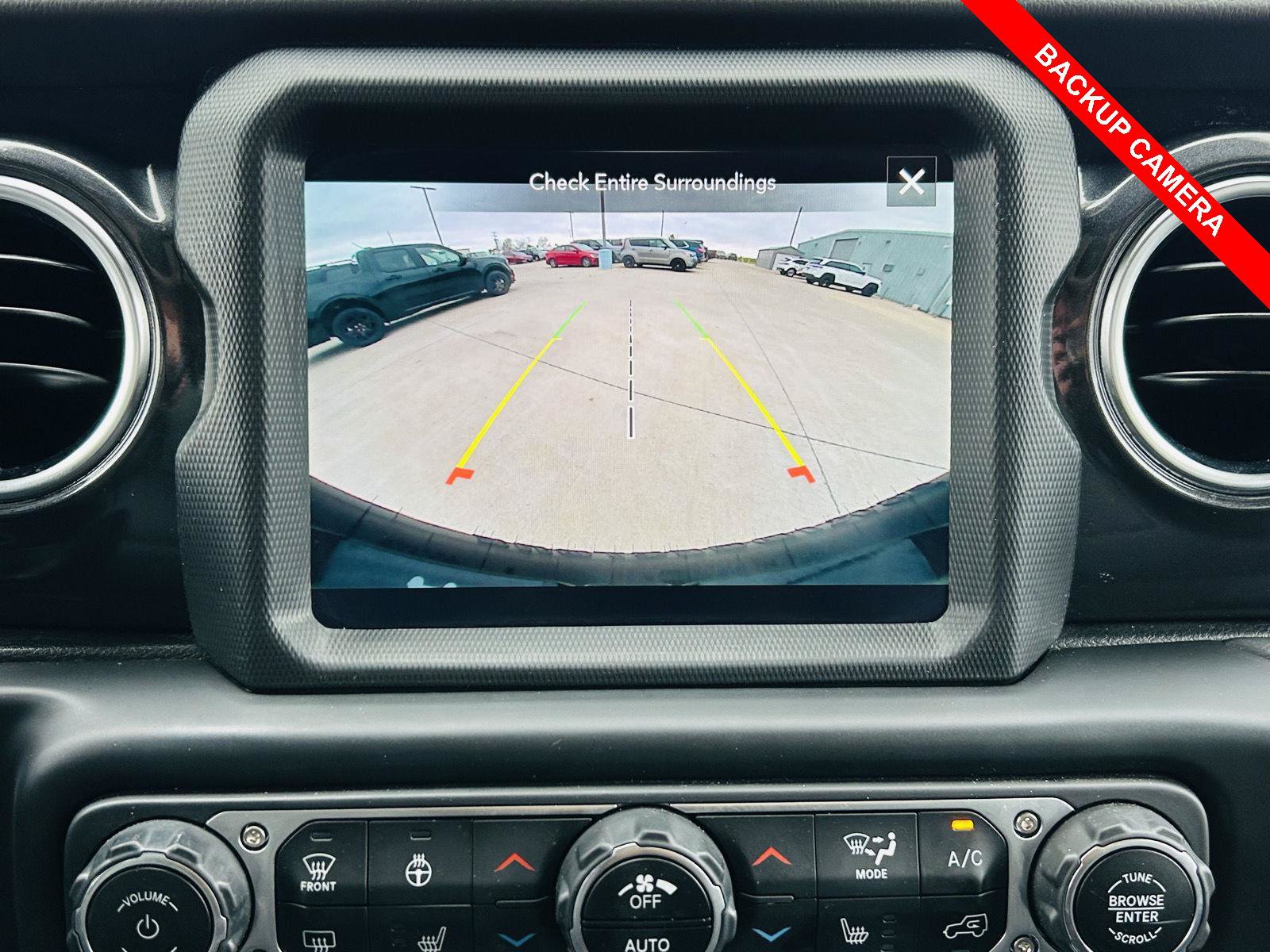 Used 2022 Jeep Wrangler Unlimited Sahara AWD/4WD image 6