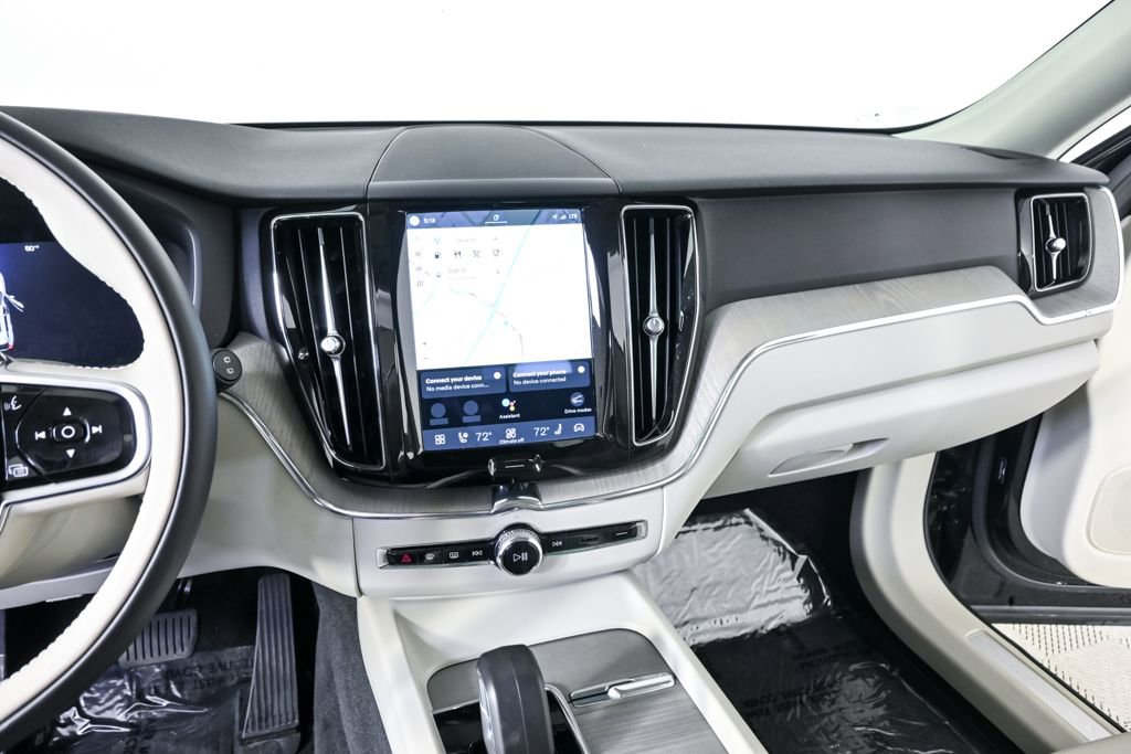 Certified 2023 Volvo XC60 B5 Plus w/ Protection Package Premier AWD/4WD image 14