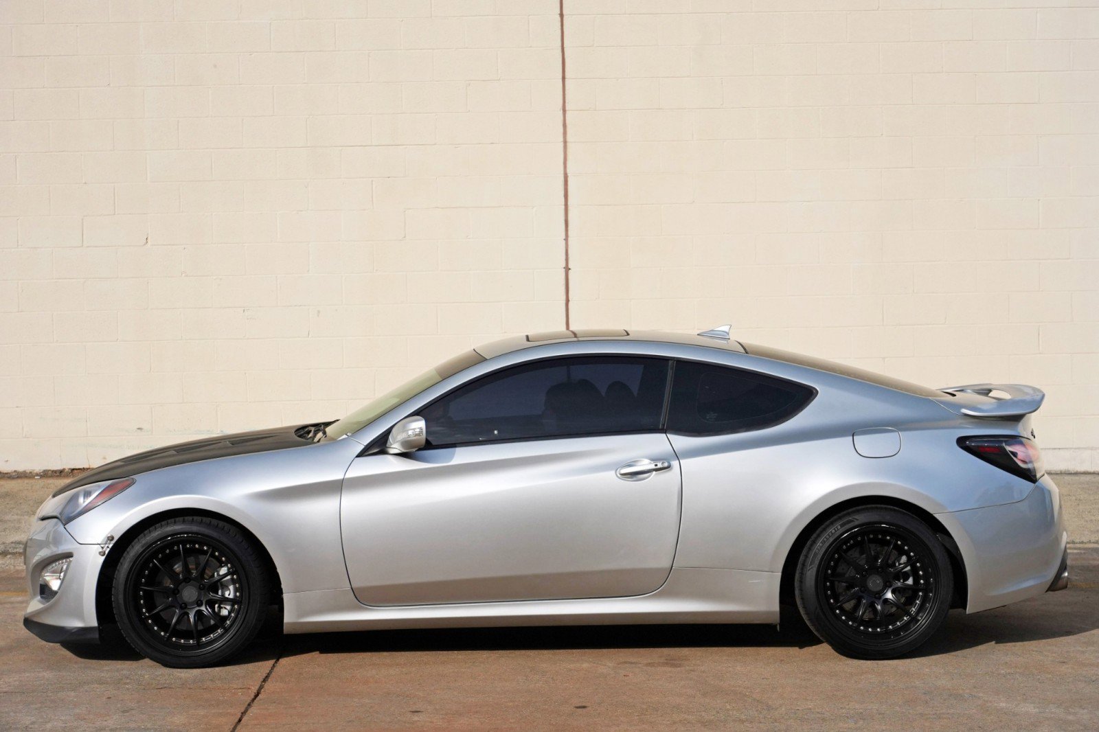 Used 2013 Hyundai Genesis 3.8 RWD image 38