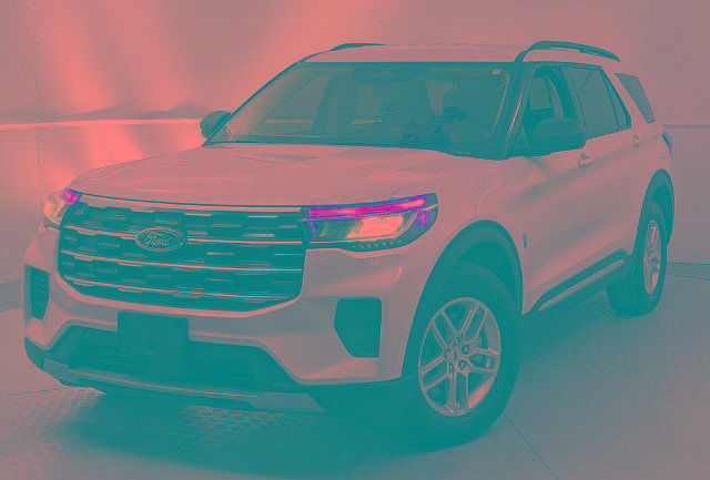 Certified 2025 Ford Explorer Active image 6