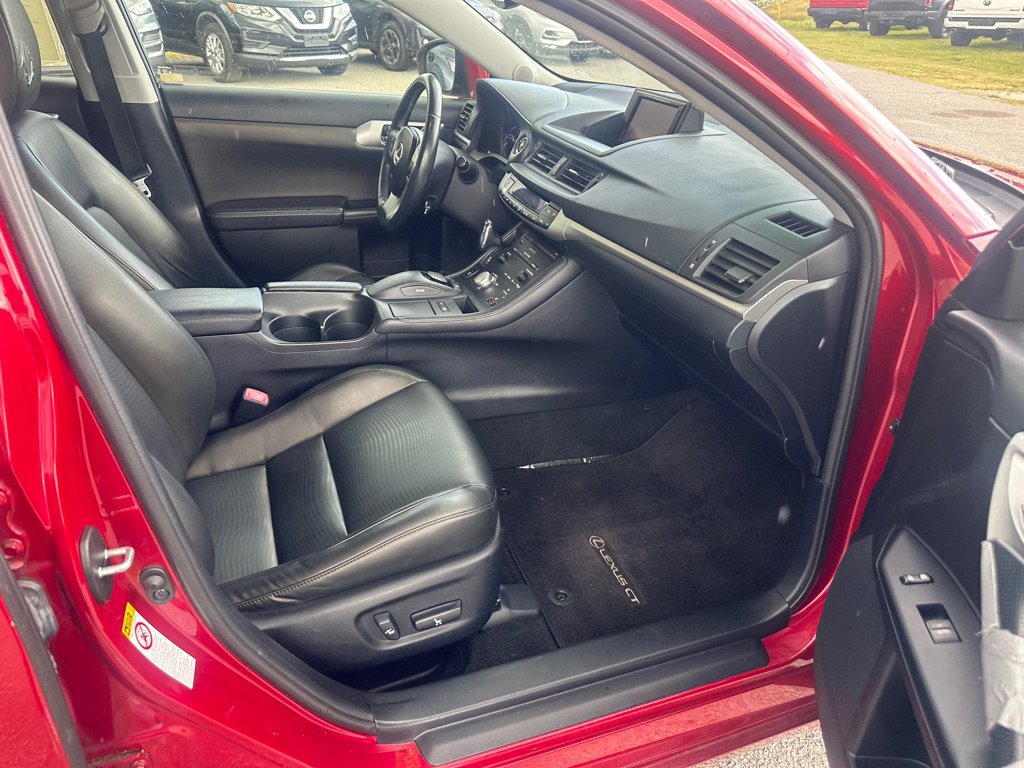 Used 2013 Lexus CT 200h w/ Premium Pkg w/Navigation image 23