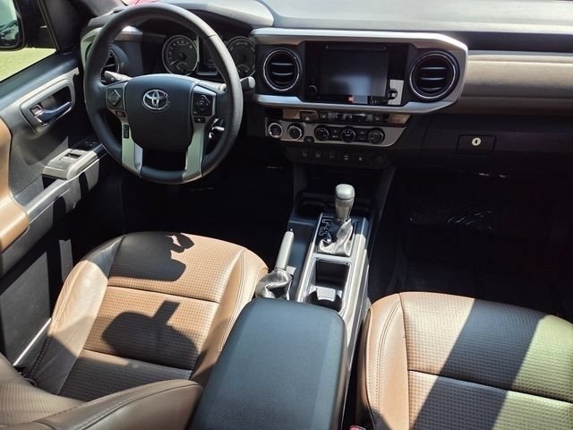 Used 2017 Toyota Tacoma Limited w/ Tow Package AWD/4WD image 31