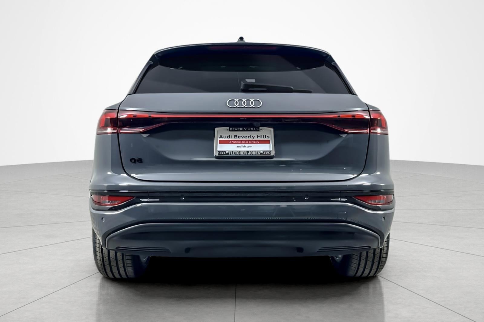 Used 2025 Audi Q6 e-tron Premium w/ Convenience Package image 4