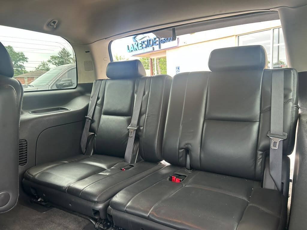 Used 2007 Cadillac Escalade AWD w/ Information Package image 16