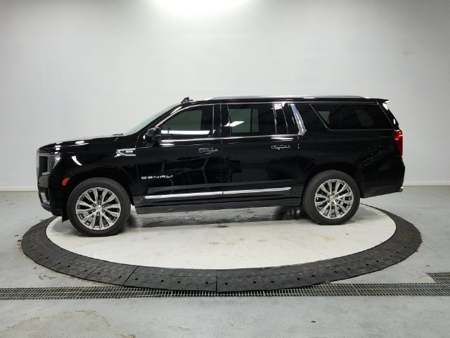 Used 2023 GMC Yukon XL Denali AWD/4WD image 5