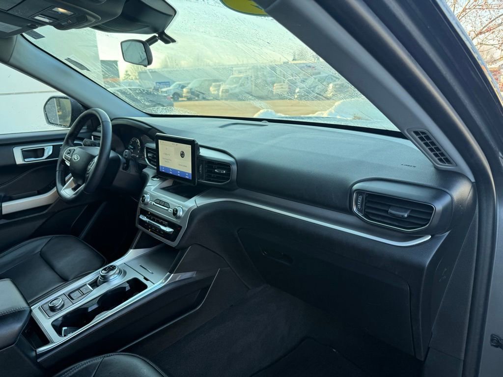 Used 2022 Ford Explorer XLT w/ Equipment Group 202A image 28