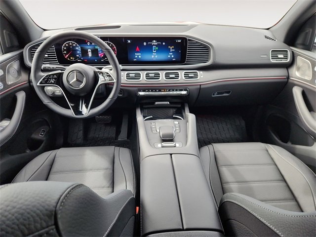Used 2025 Mercedes-Benz GLS 450 4MATIC image 10