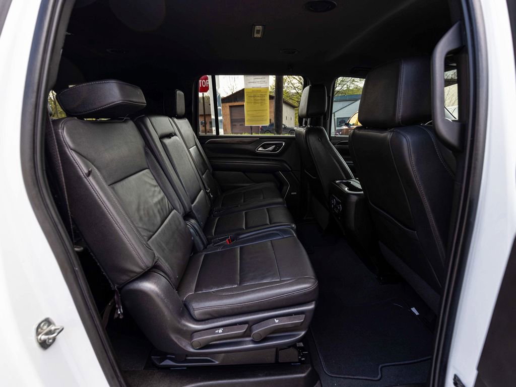 Used 2022 Chevrolet Suburban LT AWD/4WD image 27