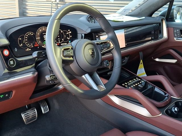 New 2025 Porsche Cayenne Turbo image 4