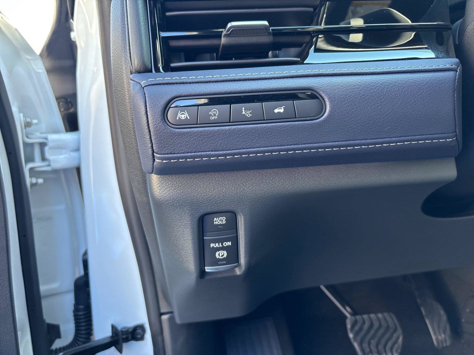 New 2027 INFINITI QX80 Sensory AWD/4WD image 17