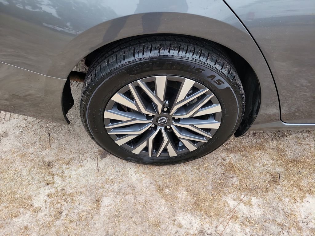 Used 2024 Nissan Altima 2.5 SV image 7