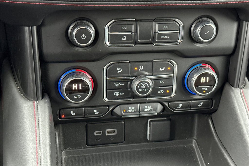 Used 2024 Chevrolet Suburban RST image 31