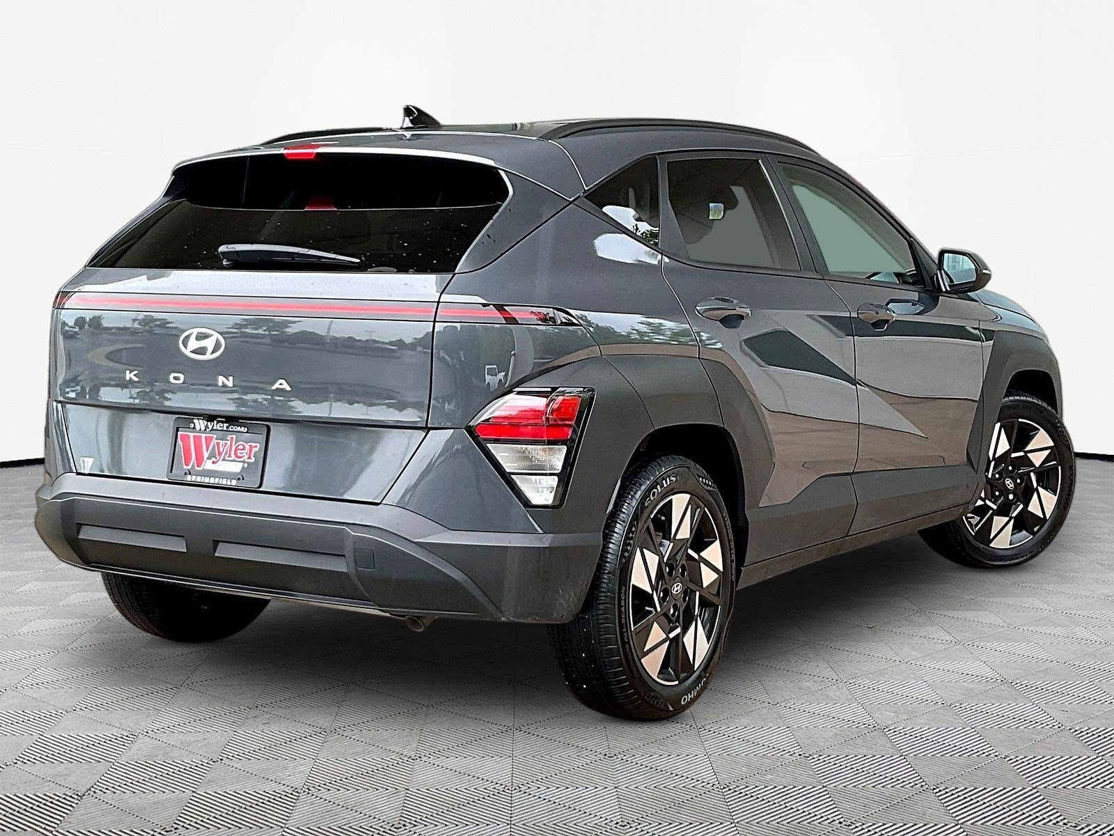 Used 2024 Hyundai Kona SEL FWD image 6