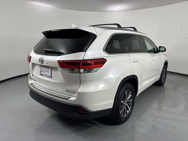 Used 2017 Toyota Highlander XLE image 38