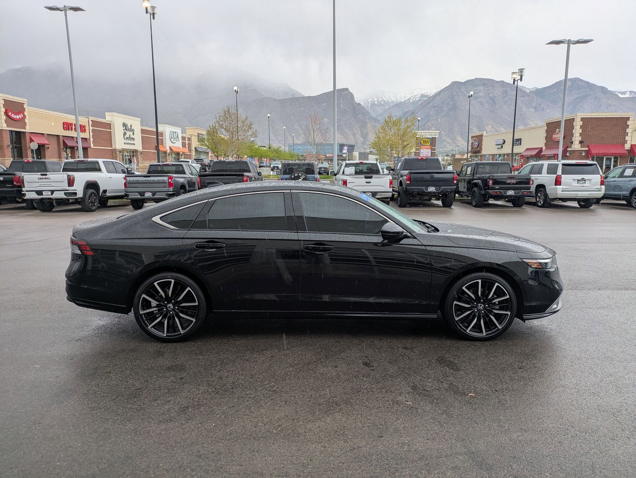 Used 2024 Honda Accord Touring image 2