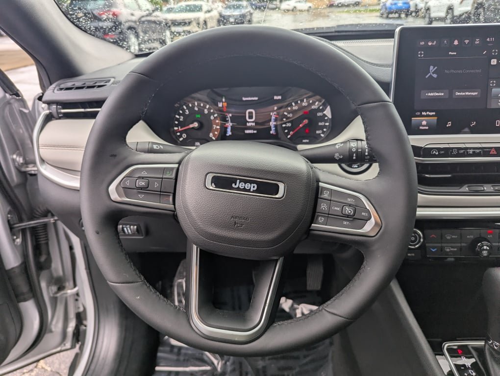 Used 2025 Jeep Compass Limited AWD/4WD image 32