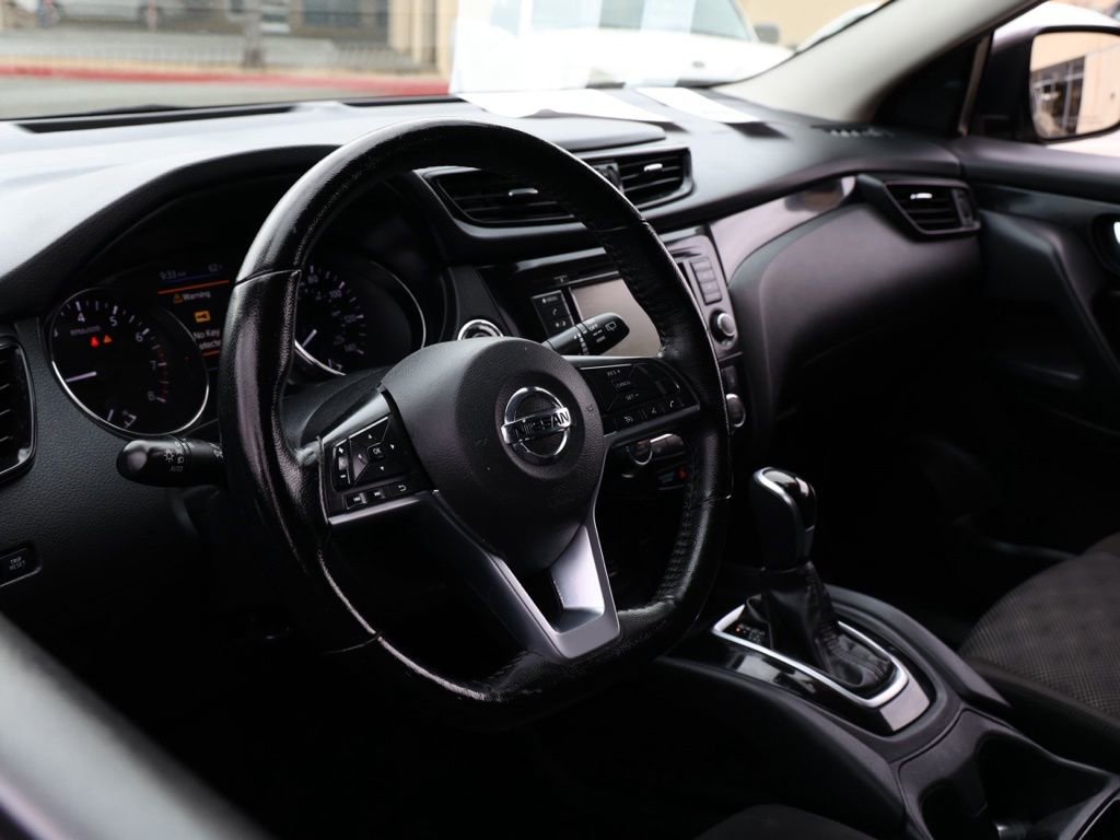 Used 2022 Nissan Rogue Sport SV image 14