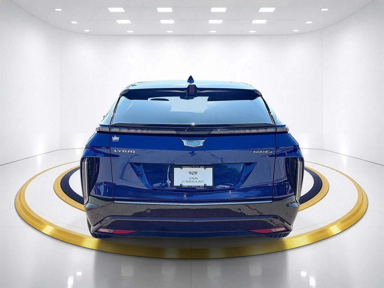 Certified 2024 Cadillac Lyriq Luxury AWD/4WD image 6